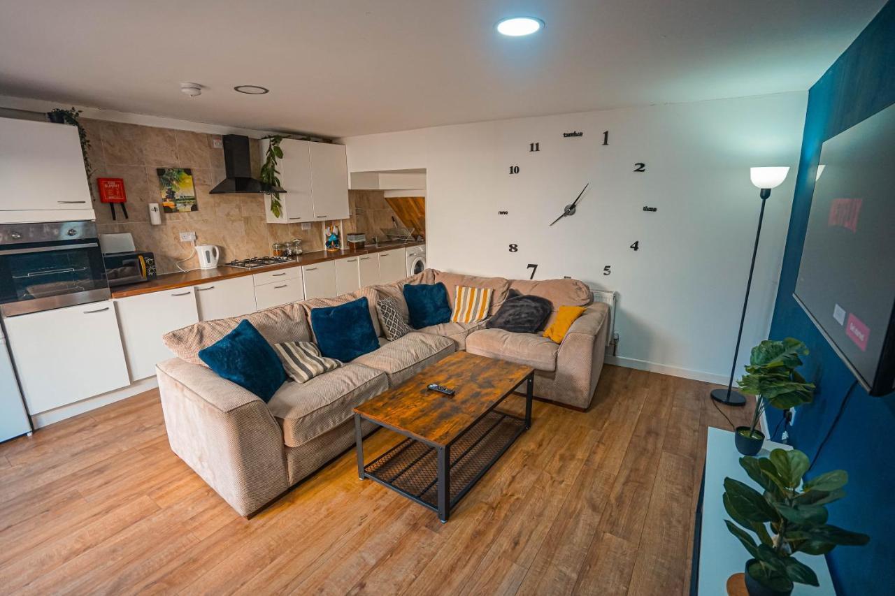 Private And Spacious 2 Bedroom House - Free Parking! Cardiff Eksteriør bilde