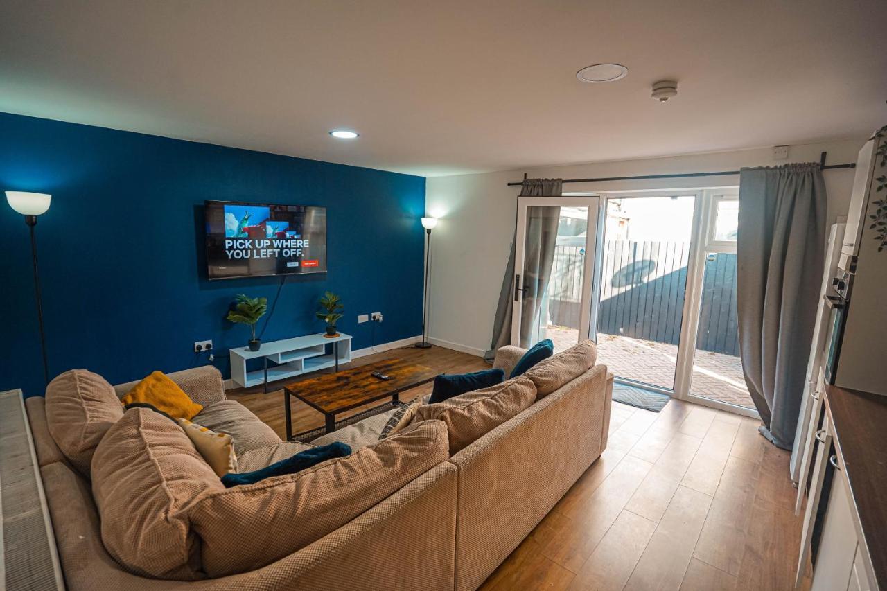 Private And Spacious 2 Bedroom House - Free Parking! Cardiff Eksteriør bilde
