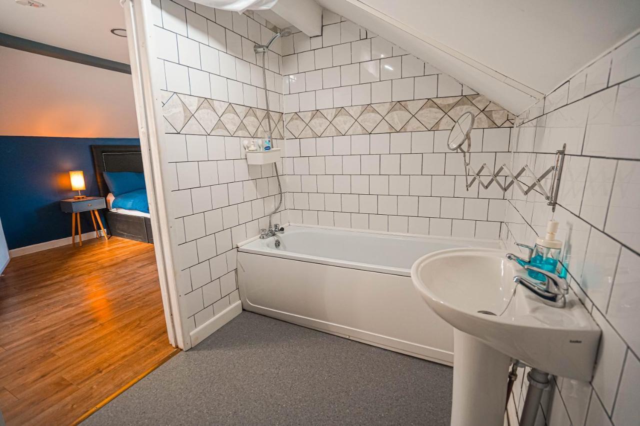 Private And Spacious 2 Bedroom House - Free Parking! Cardiff Eksteriør bilde