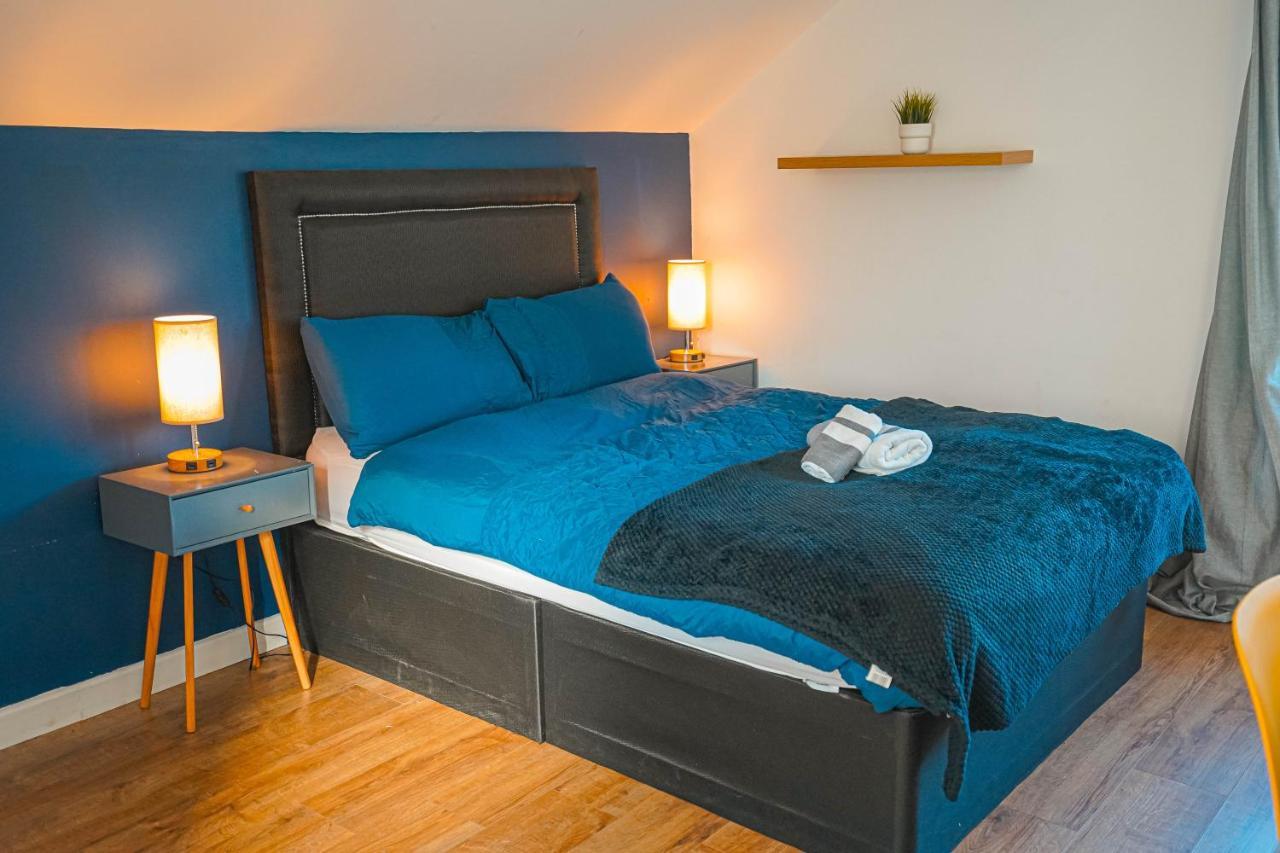Private And Spacious 2 Bedroom House - Free Parking! Cardiff Eksteriør bilde