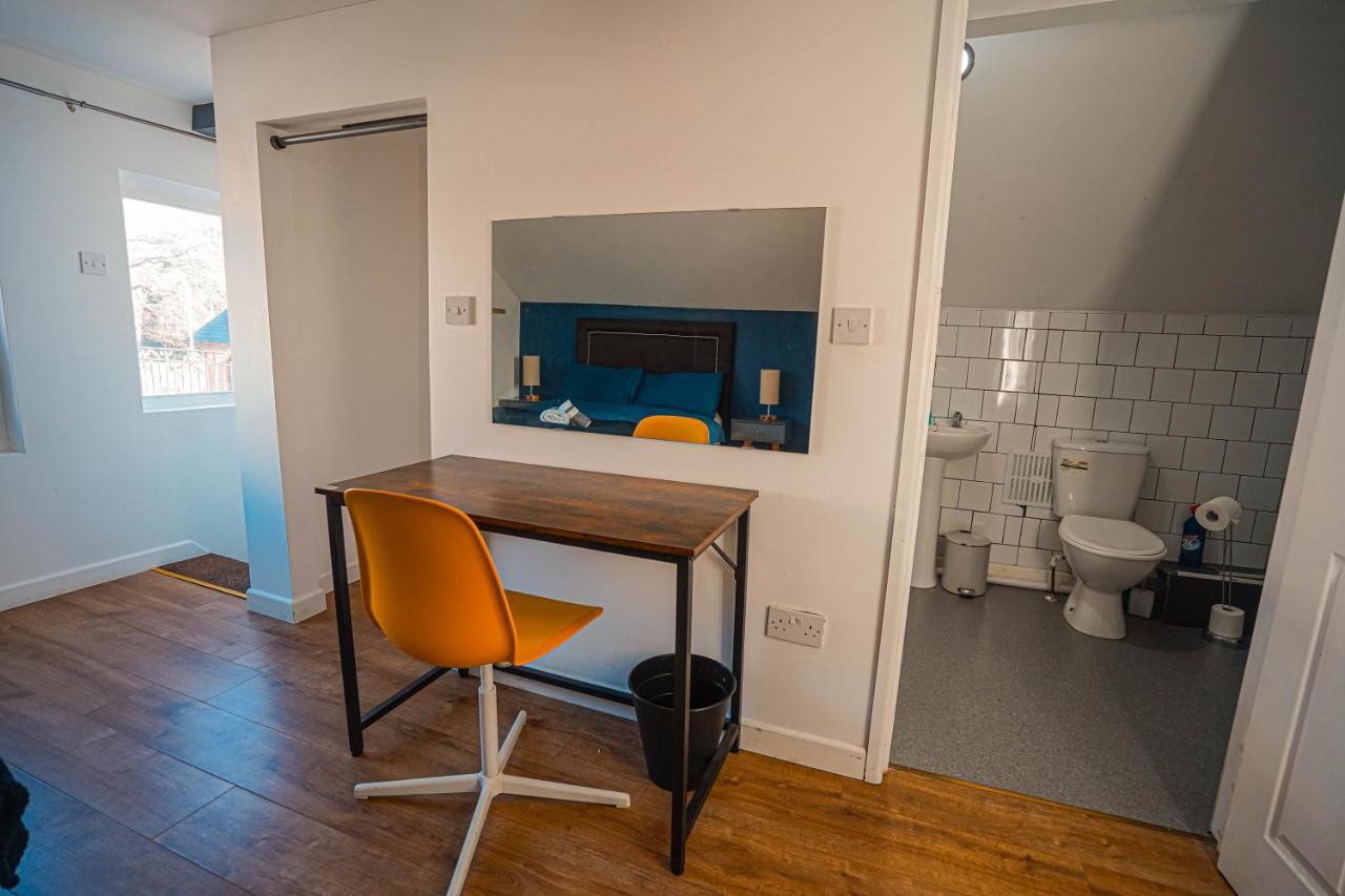 Private And Spacious 2 Bedroom House - Free Parking! Cardiff Eksteriør bilde