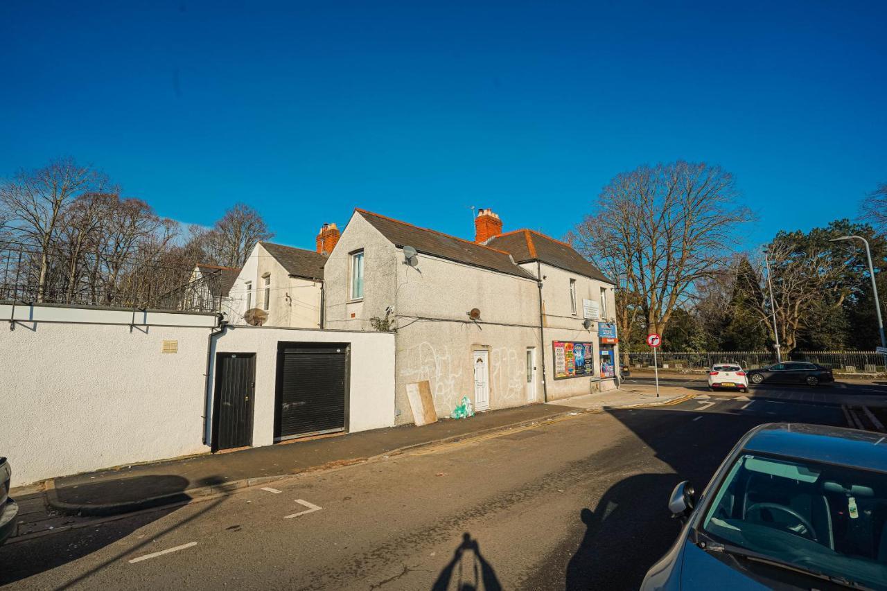 Private And Spacious 2 Bedroom House - Free Parking! Cardiff Eksteriør bilde